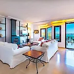 Rafael - Pine Walk Apartment With Stunning Views To The Sea