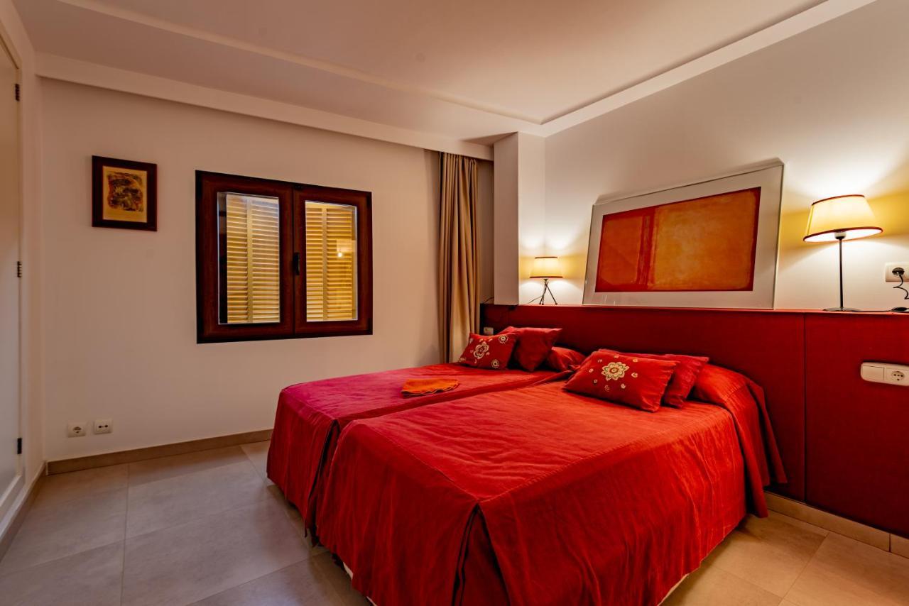 Rafael - Pine Walk With Stunning Views To The Sea *